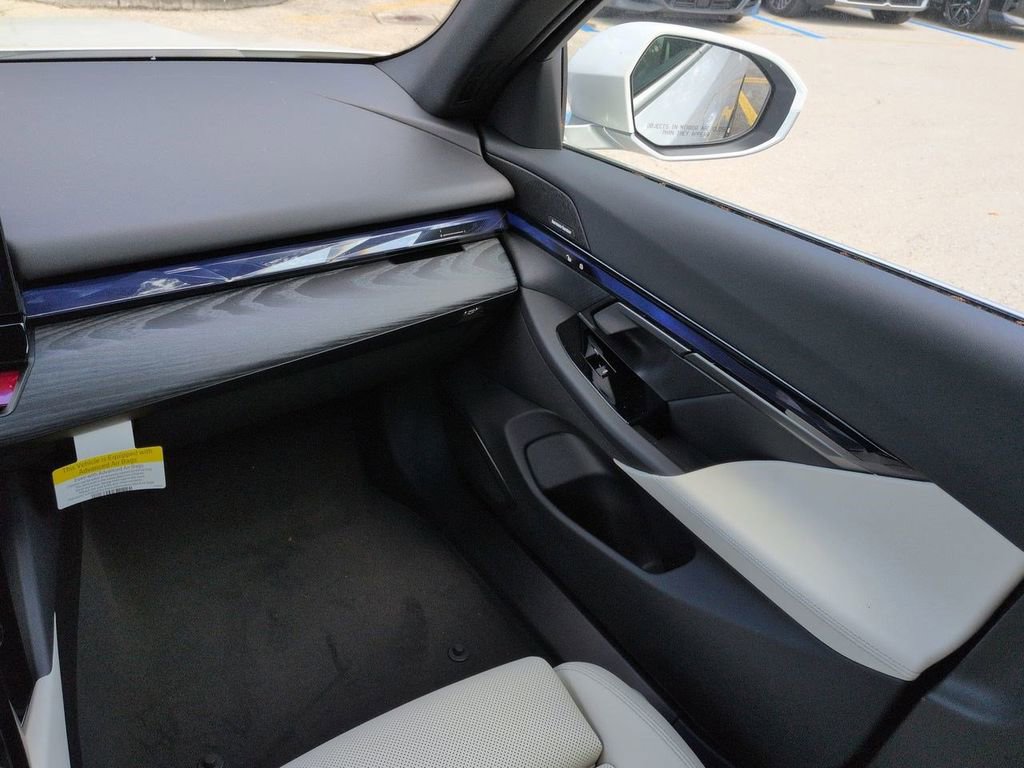 New 2026 BMW i5 eDrive40 RWD image 17