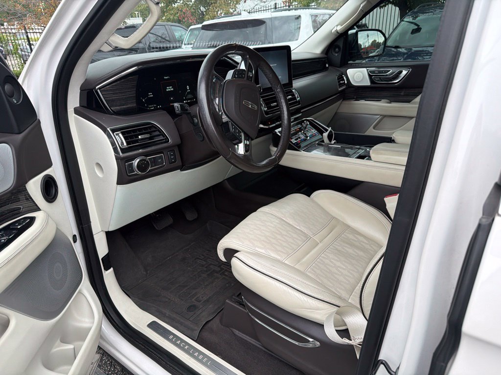 Used 2018 Lincoln Navigator Black Label w/ Cargo Package AWD/4WD image 21