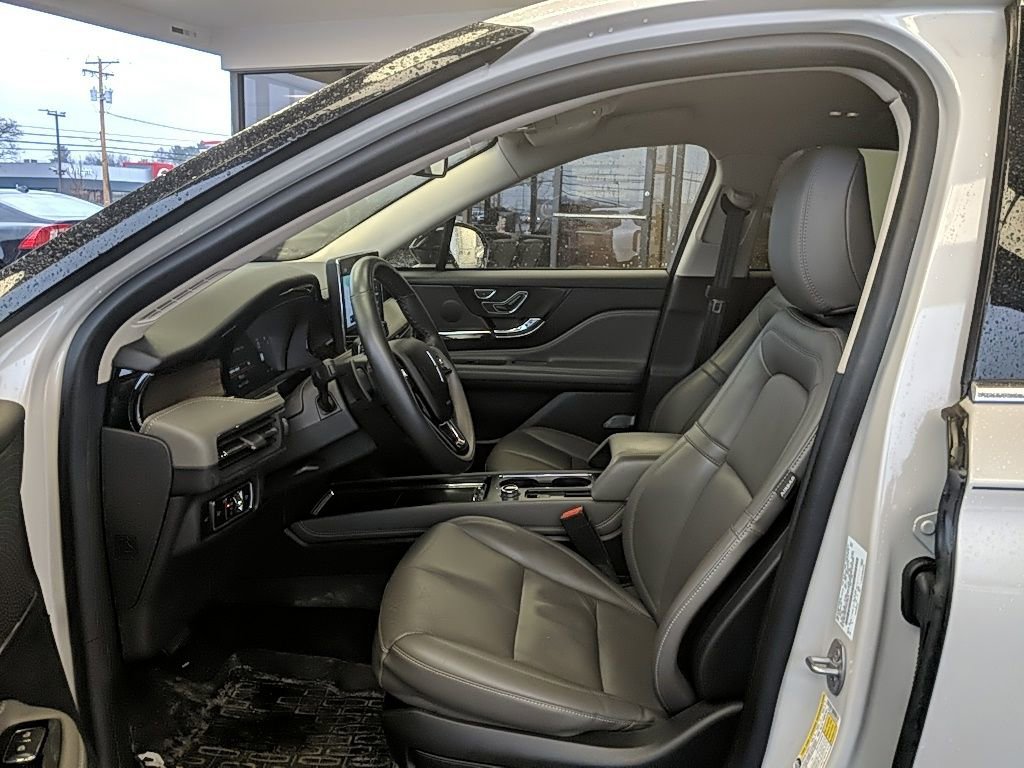 Certified 2023 Lincoln Corsair Reserve image 10