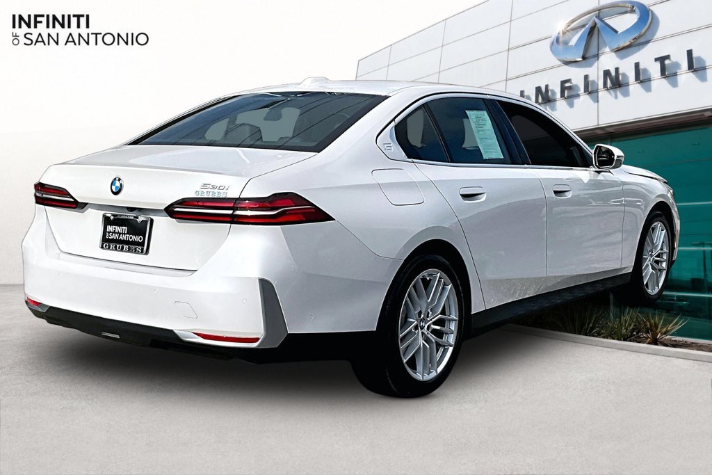 Used 2025 BMW 530i w/ Premium Package RWD image 2