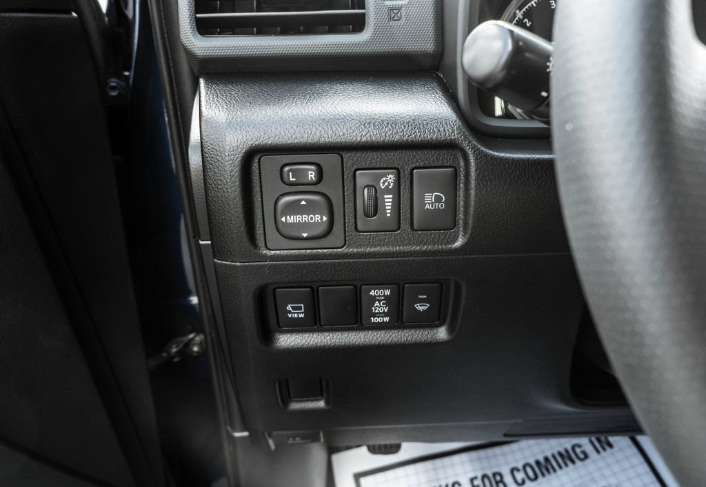 Used 2022 Toyota 4Runner TRD Off-Road Premium AWD/4WD image 18