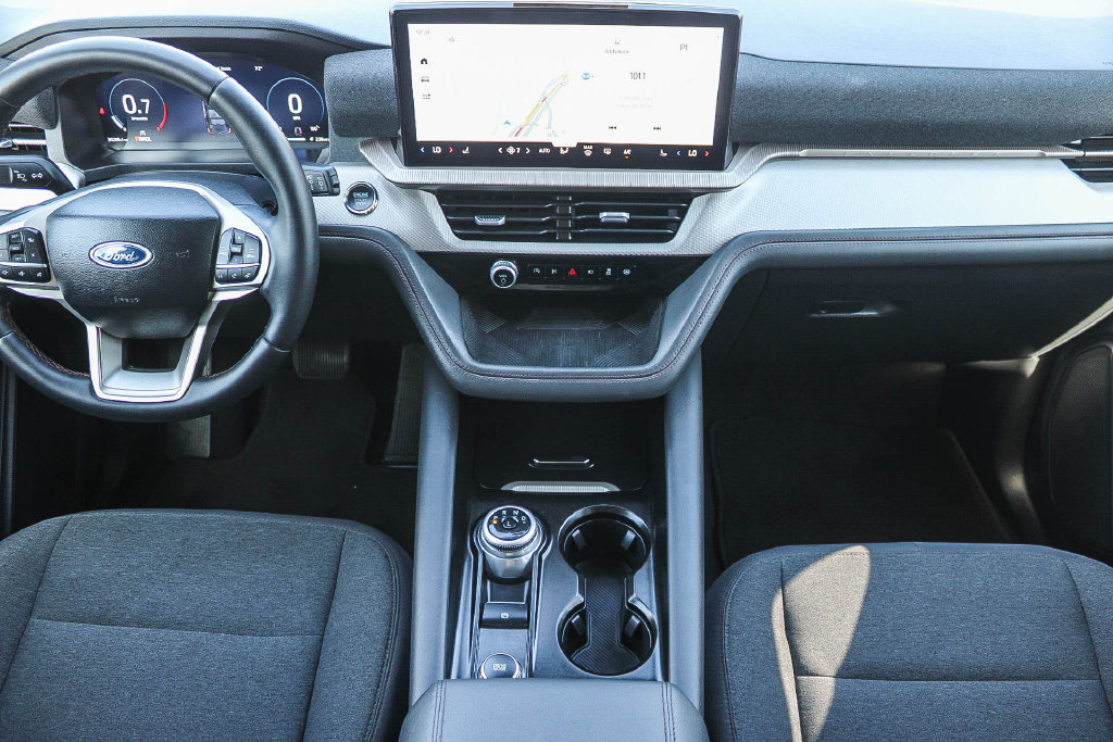 Certified 2025 Ford Explorer Active AWD/4WD image 15