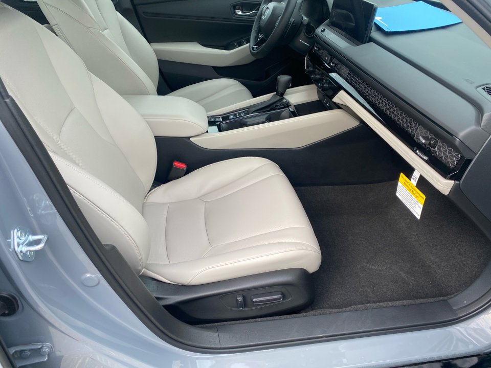 Certified 2025 Honda Accord EX-L image 32