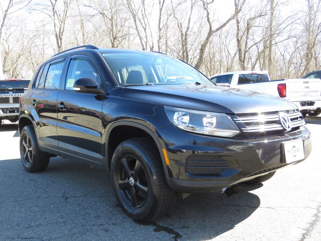 Used 2017 Volkswagen Tiguan Limited w/ Premium Package image 3