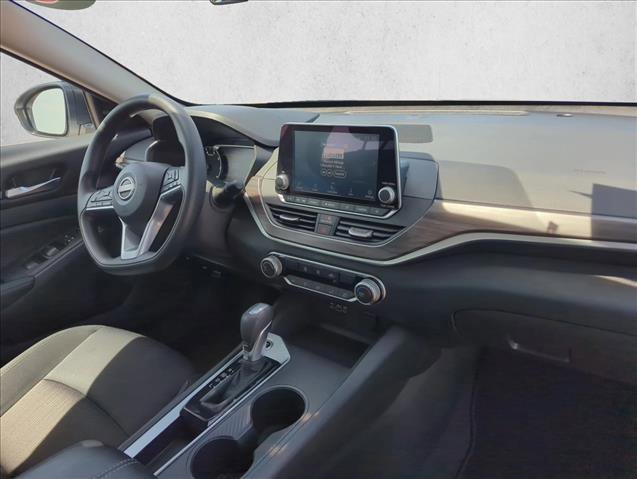 Used 2025 Nissan Altima 2.5 SV FWD image 22