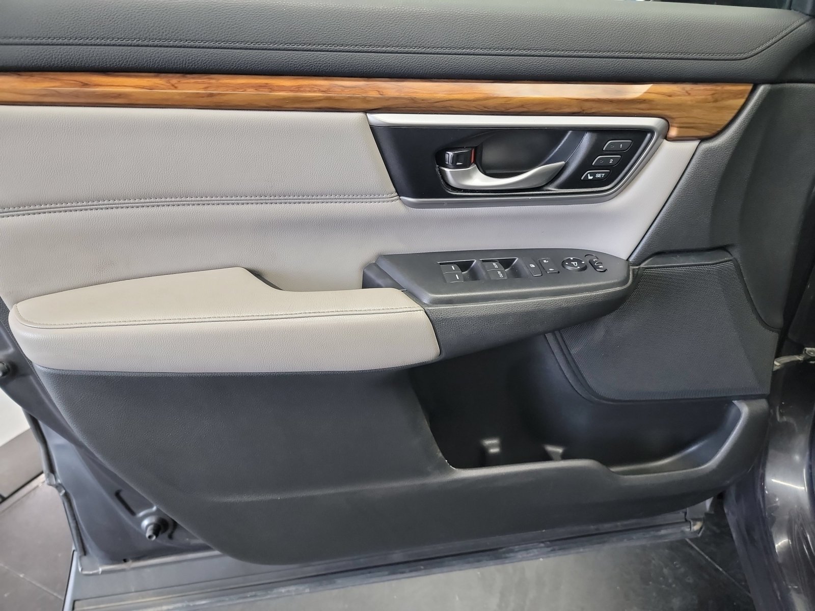 Used 2017 Honda CR-V Touring image 13