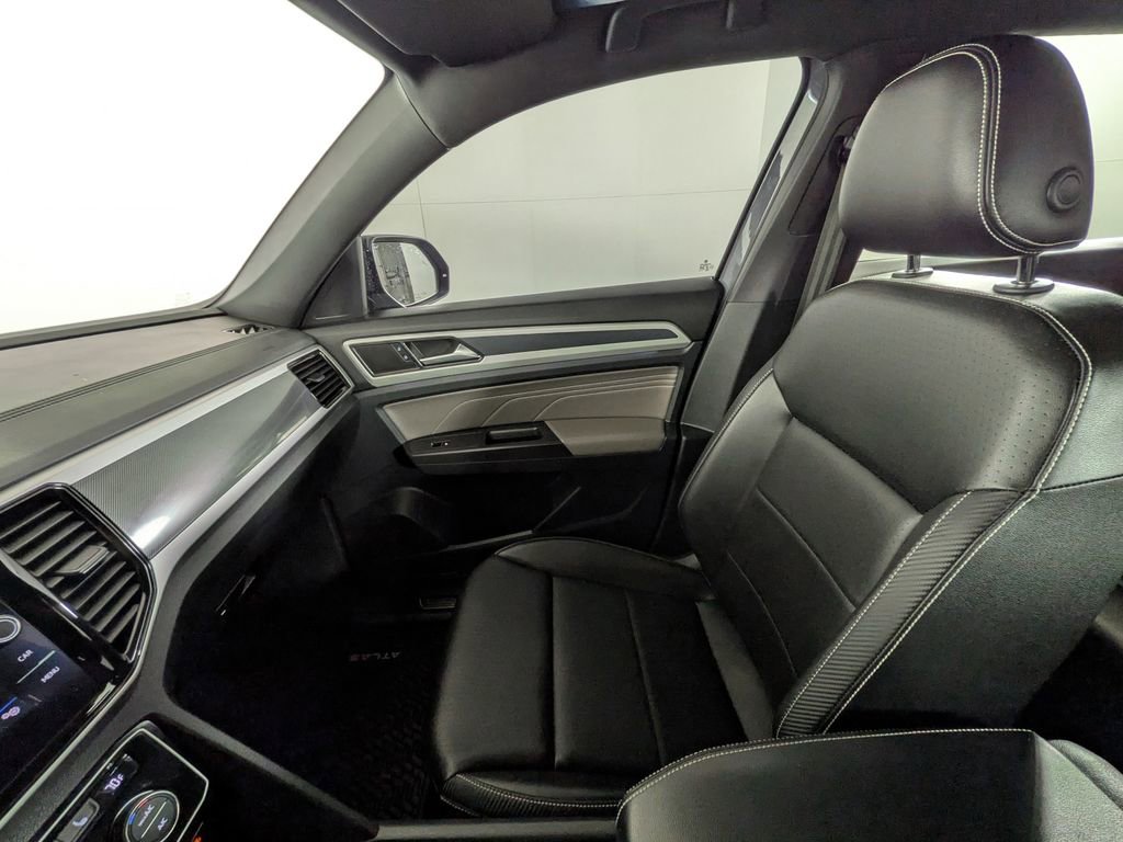 Used 2022 Volkswagen Atlas Cross Sport SEL R-Line image 29