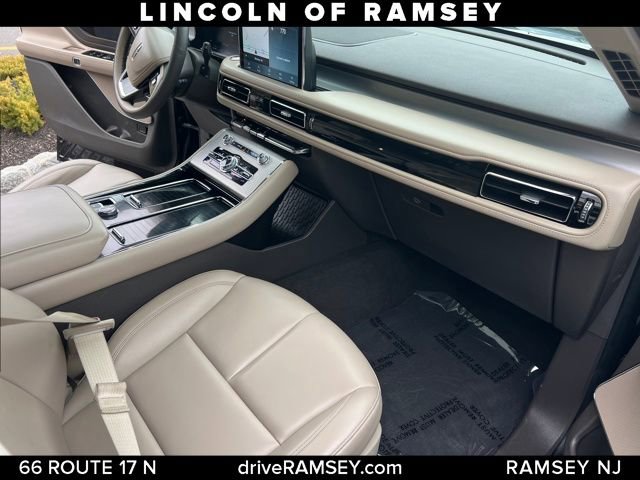 Used 2023 Lincoln Aviator Standard w/ Premium Package image 22