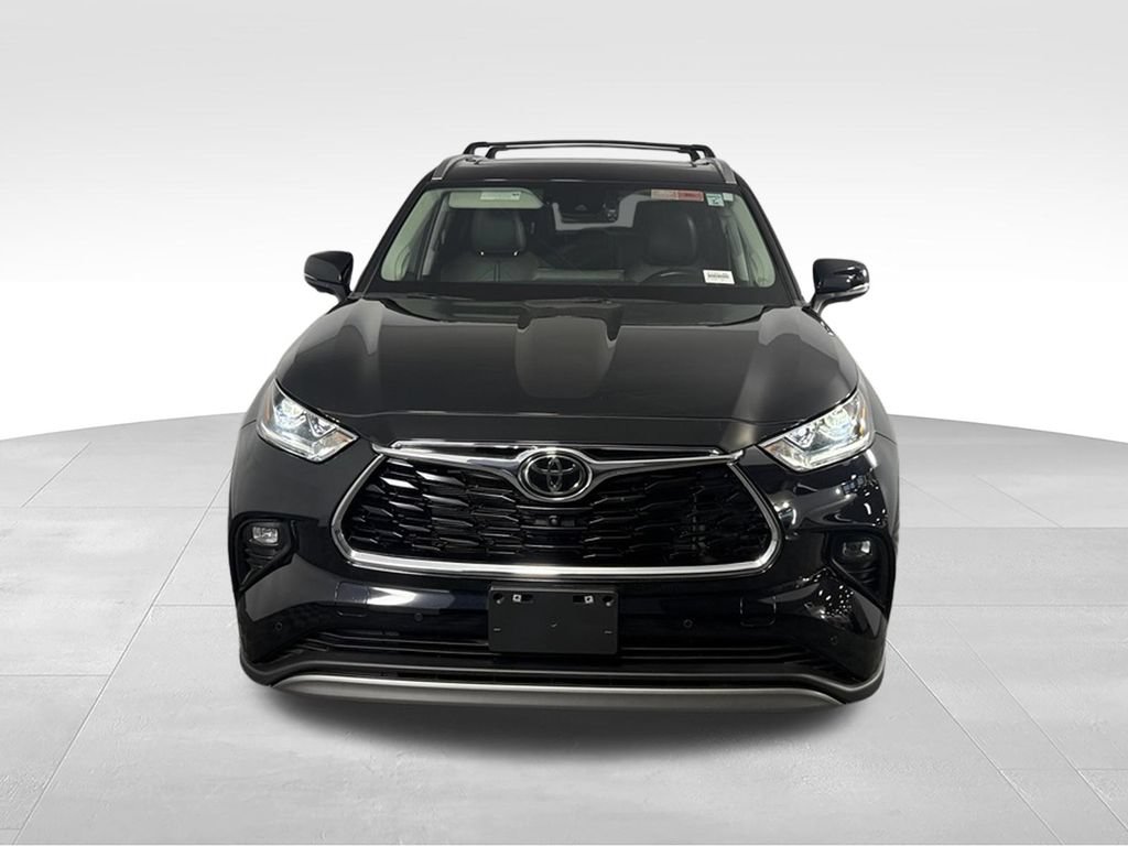 Used 2024 Toyota Highlander Platinum FWD image 8