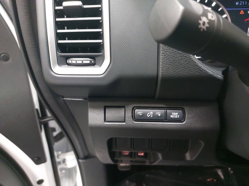 Certified 2024 Nissan Frontier SV w/ Tow Package image 25