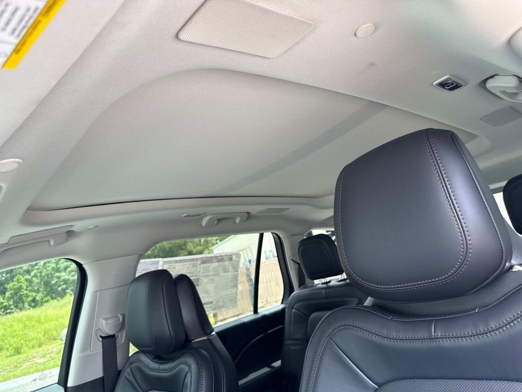 New 2025 Lincoln Aviator Reserve w/ Equipment Group 201A image 33
