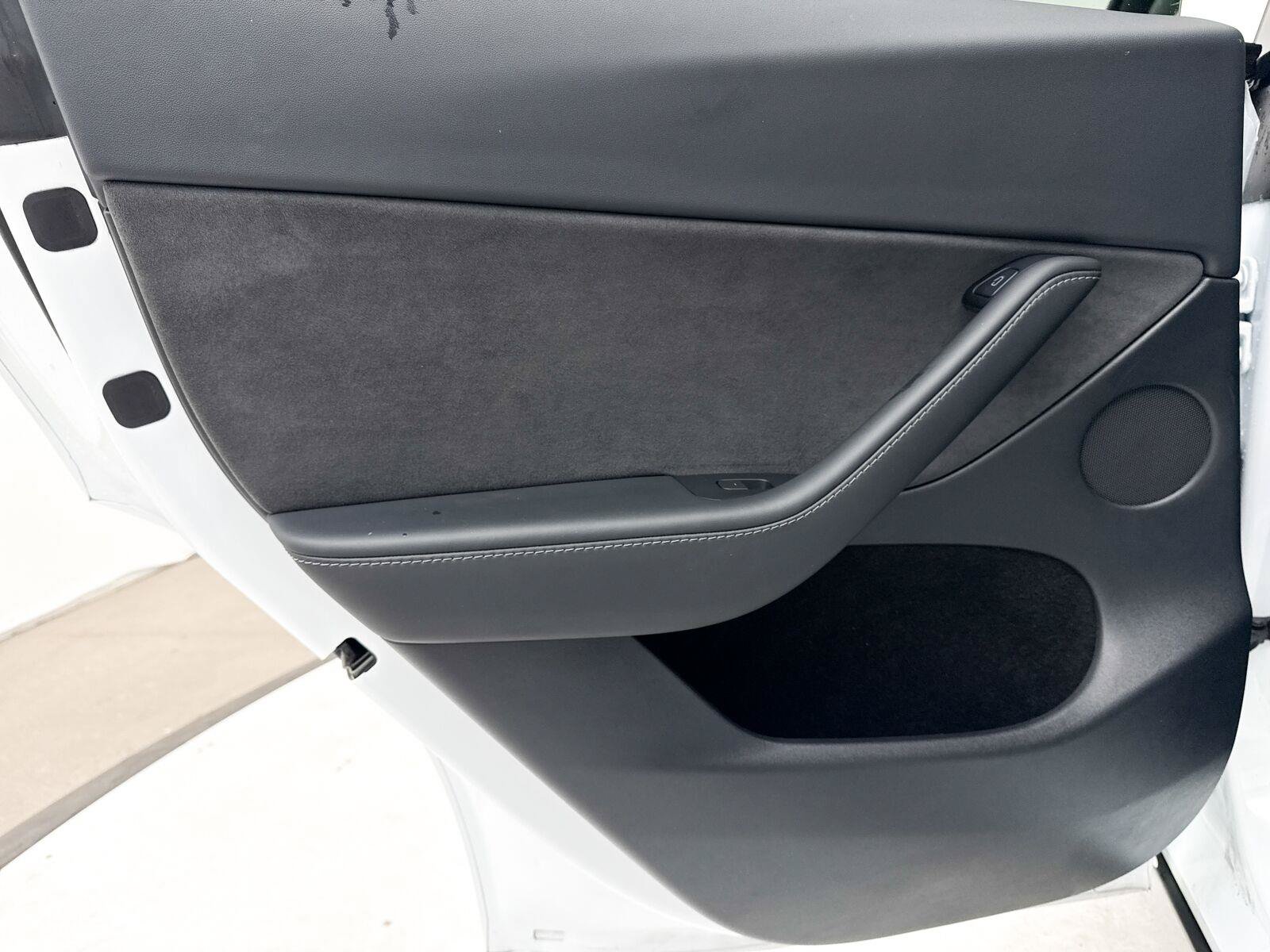 Used 2024 Tesla Model Y Performance AWD/4WD image 34