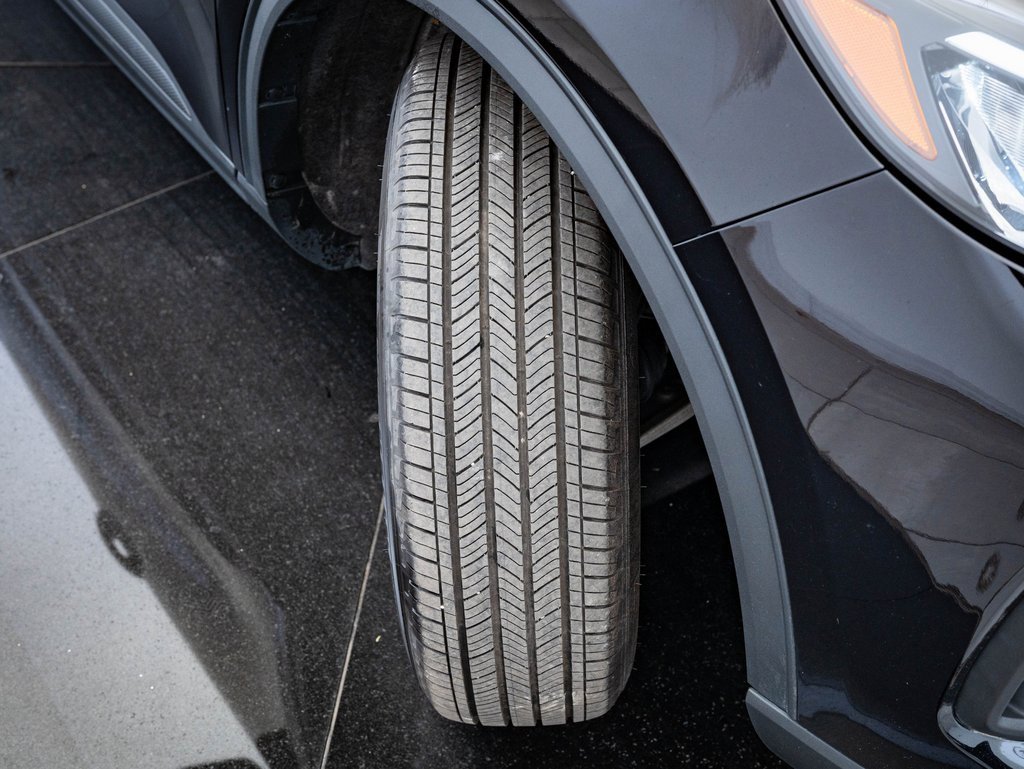 Used 2024 Ford Escape SE w/ Class II Trailer Tow Package image 42