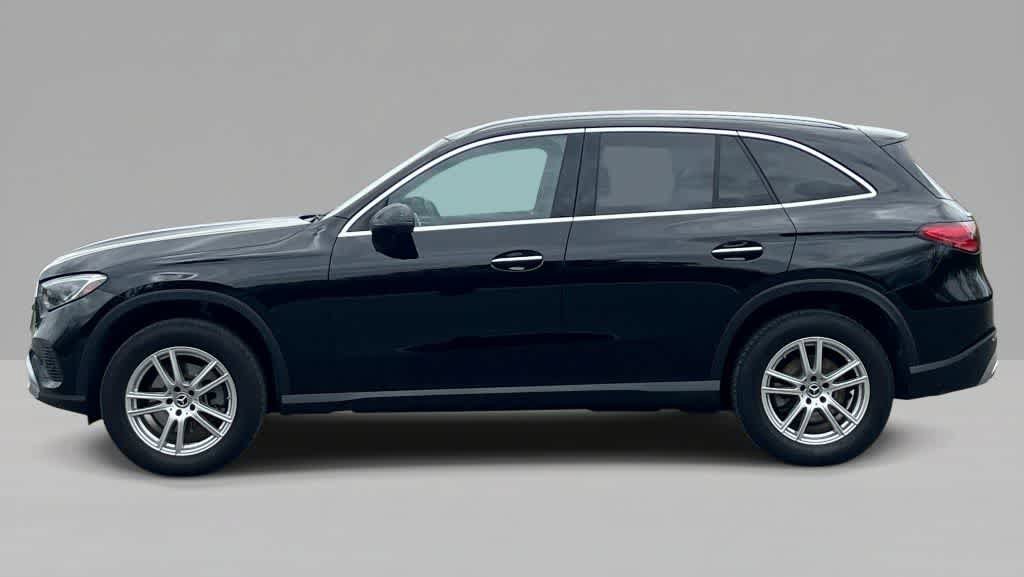 Used 2023 Mercedes-Benz GLC 300 4MATIC image 2