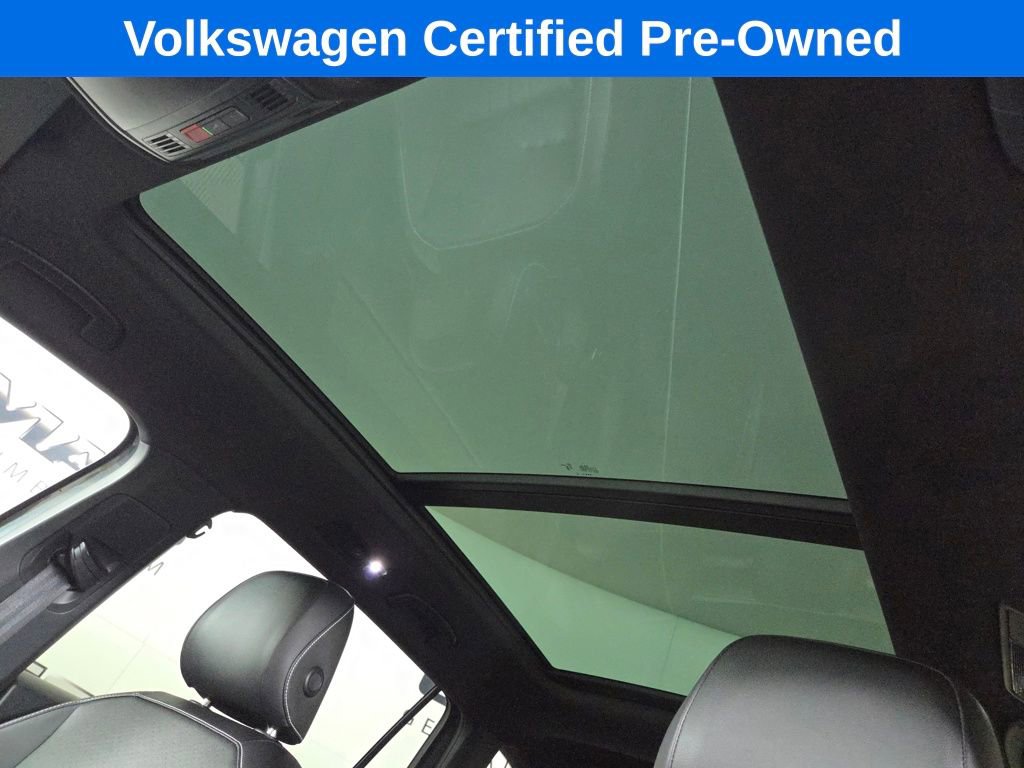 Certified 2023 Volkswagen Tiguan SE R-Line image 28