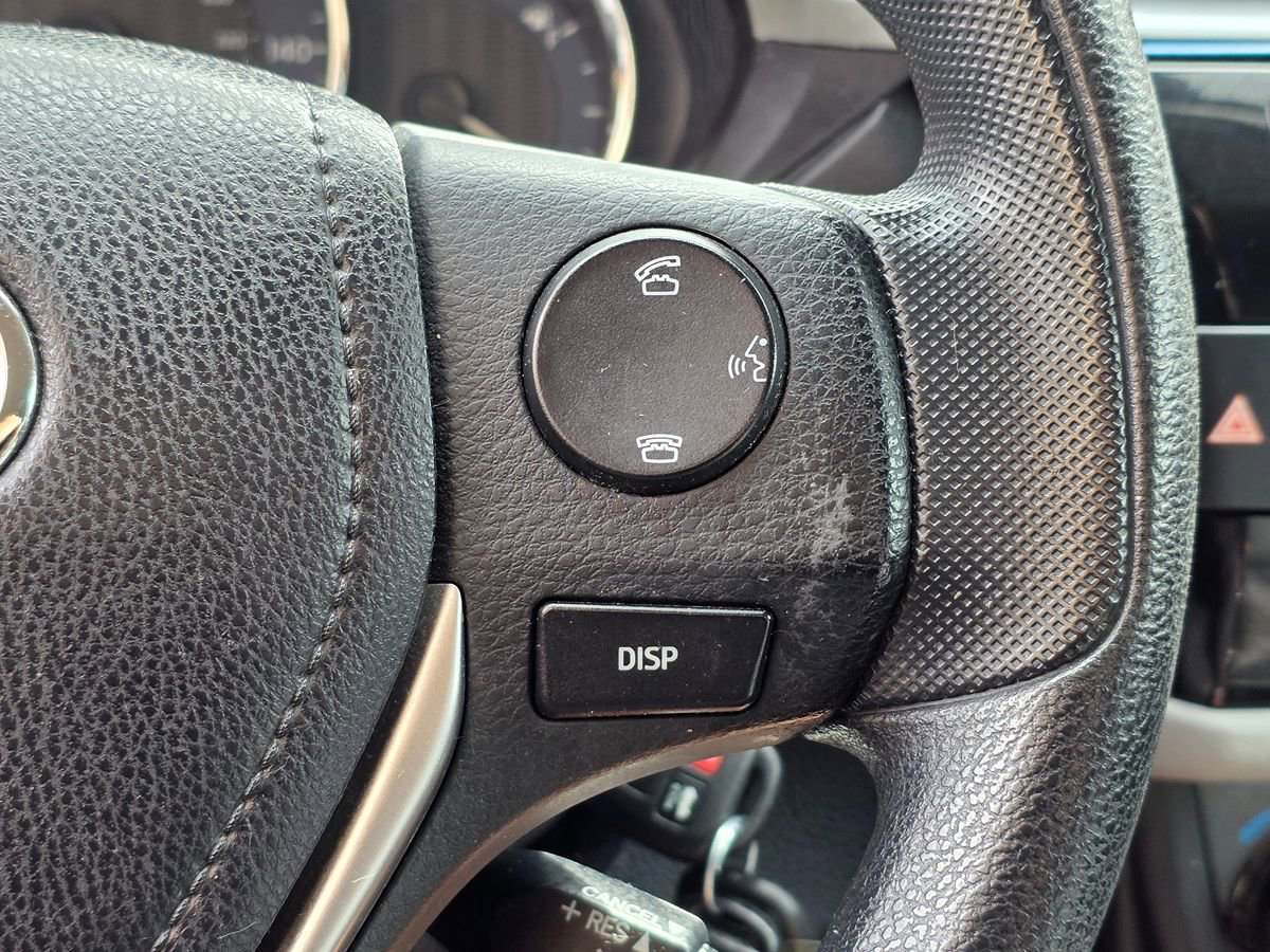 Used 2015 Toyota Corolla LE FWD image 30