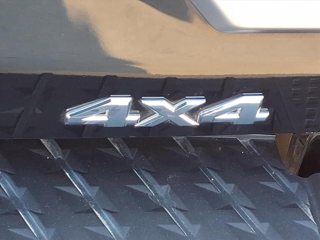 Used 2024 Nissan Titan Platinum Reserve w/ Moonroof Package image 11