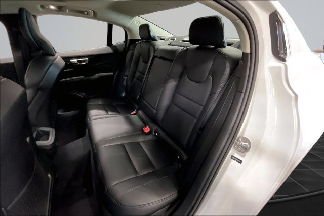 Used 2024 Volvo S60 B5 Plus FWD image 28