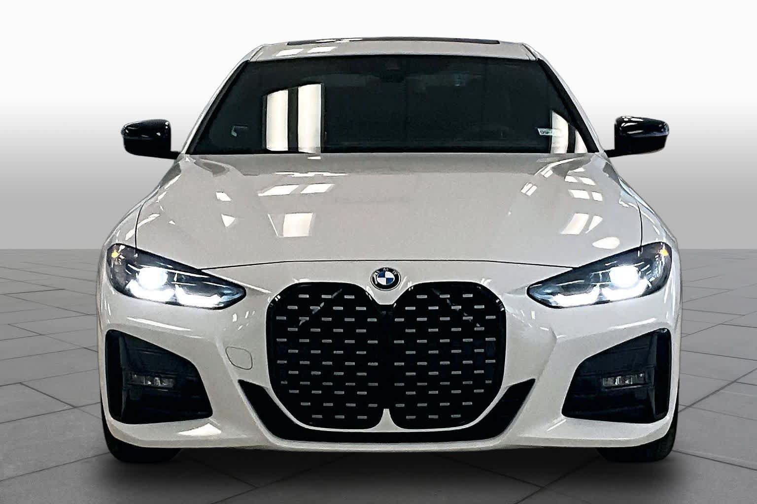 Used 2024 BMW 430i Coupe w/ M Sport Package RWD image 3