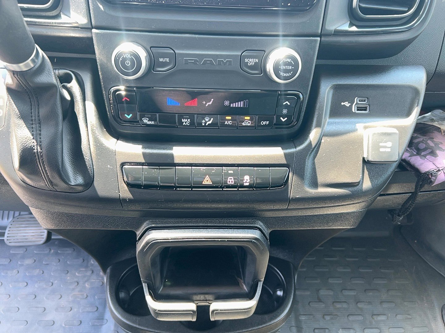 Used 2023 RAM ProMaster 2500 FWD image 17