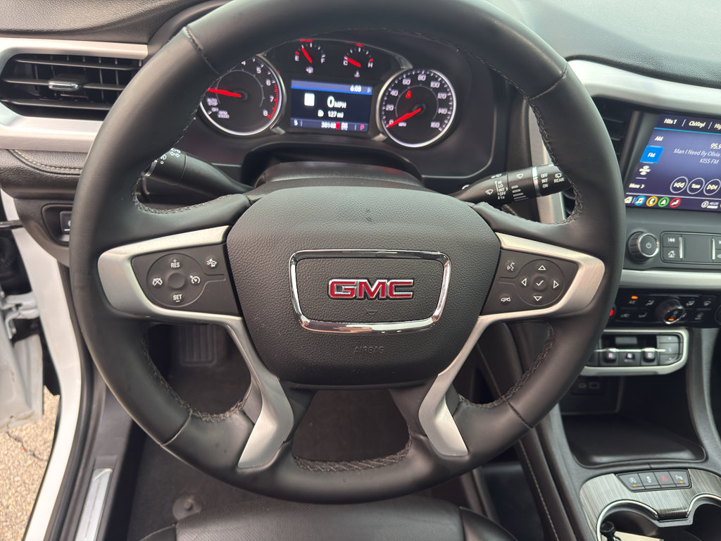 Certified 2023 GMC Acadia SLT w/ LPO, Floor Liner Package AWD/4WD image 17