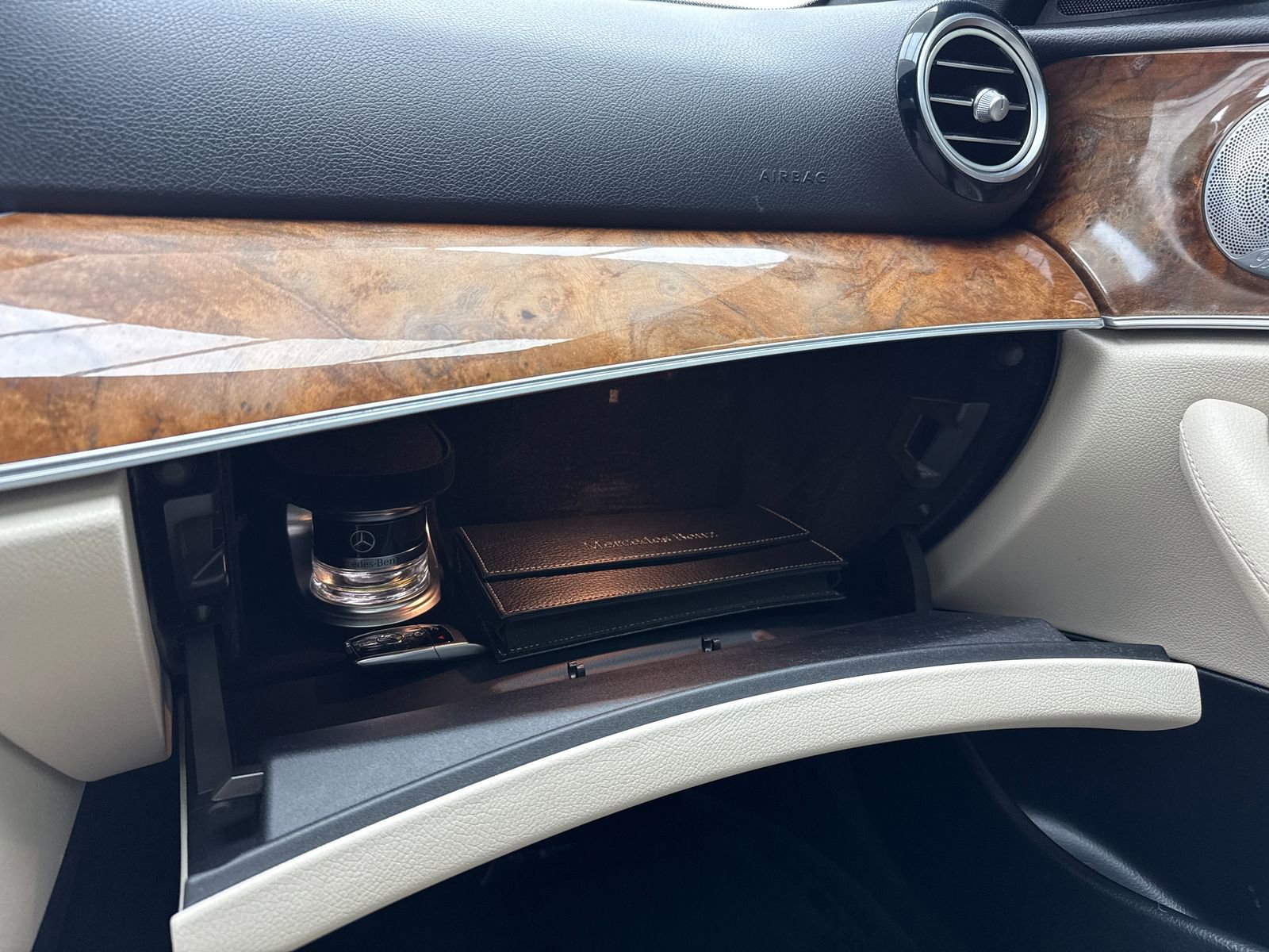 Used 2017 Mercedes-Benz E 300 image 33