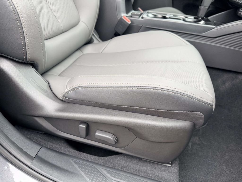 New 2026 Subaru Outback Limited AWD/4WD image 9