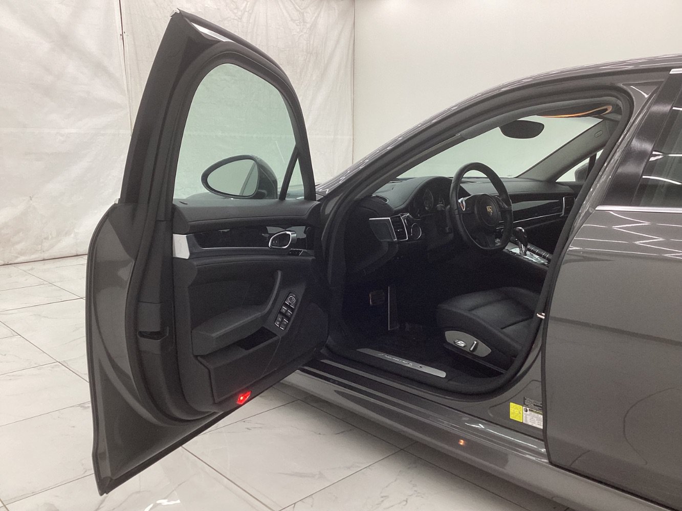 Used 2013 Porsche Panamera S RWD image 15