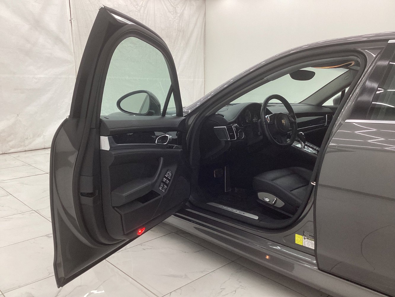 Used 2013 Porsche Panamera S image 15