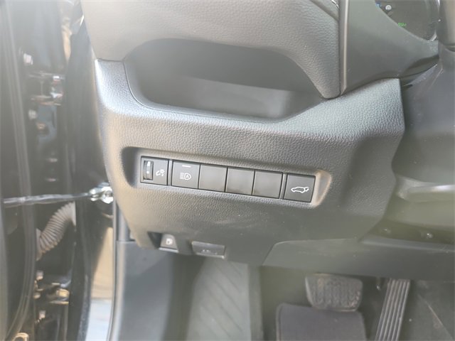 Used 2021 Toyota RAV4 XLE image 21