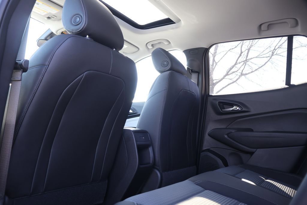 New 2026 Chevrolet Trax LT w/ Sunroof Package FWD image 37
