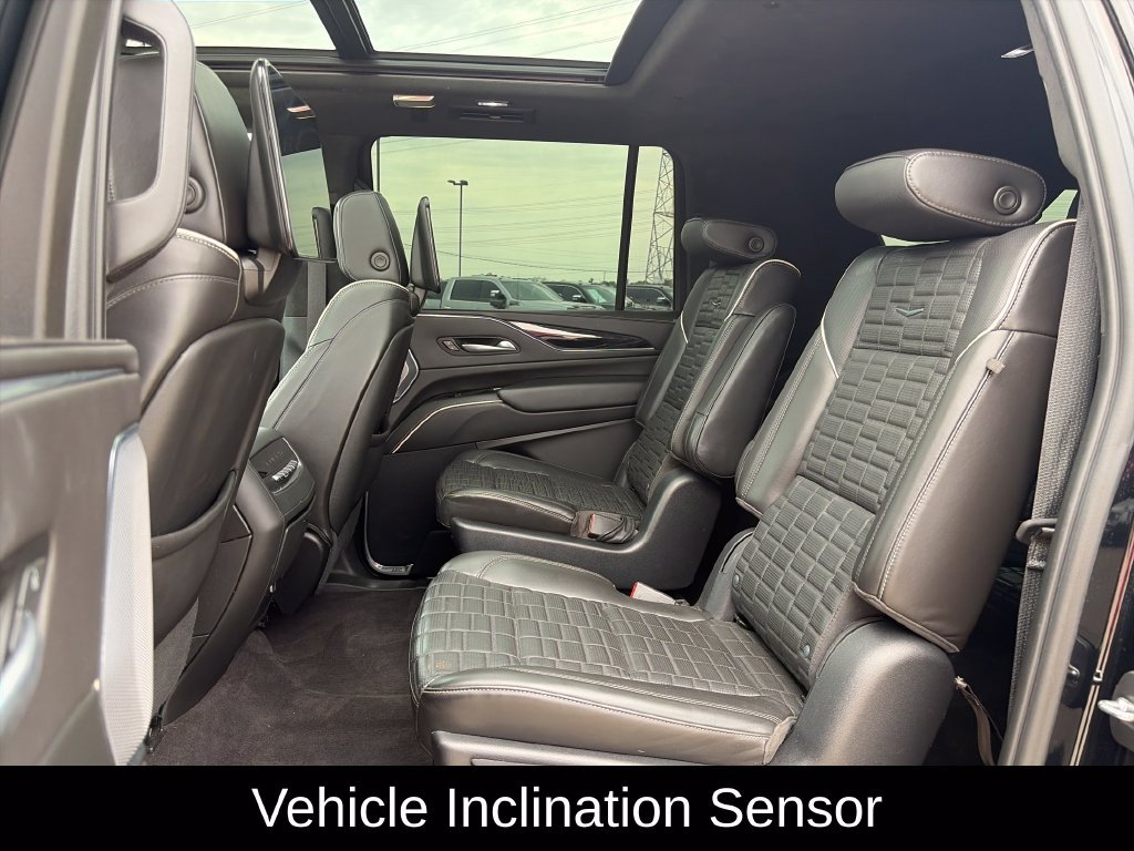 Used 2023 Cadillac Escalade ESV V AWD/4WD image 28