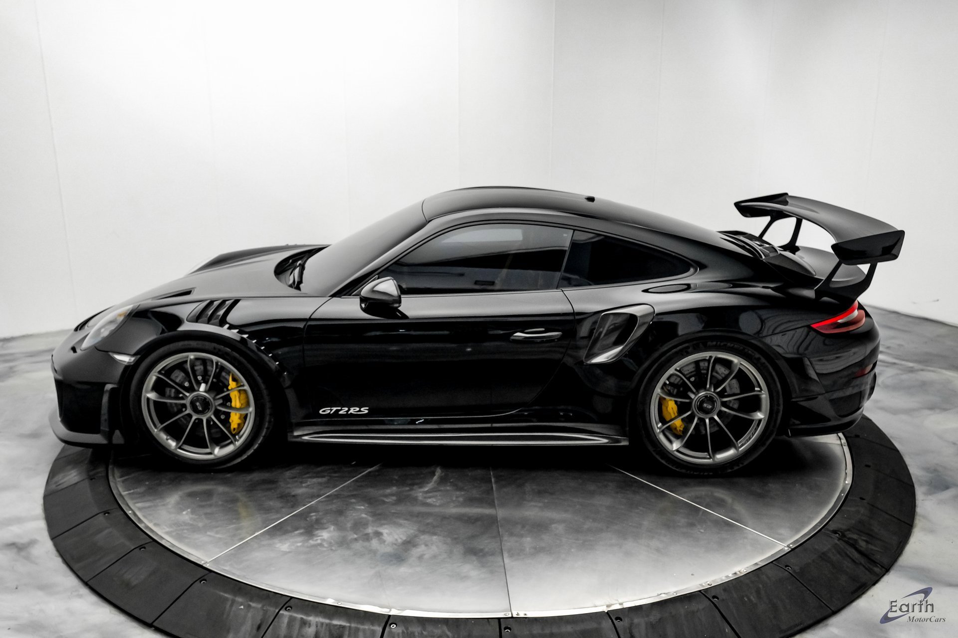 Used 2019 Porsche 911 GT2 RS w/ Weissach Package image 7