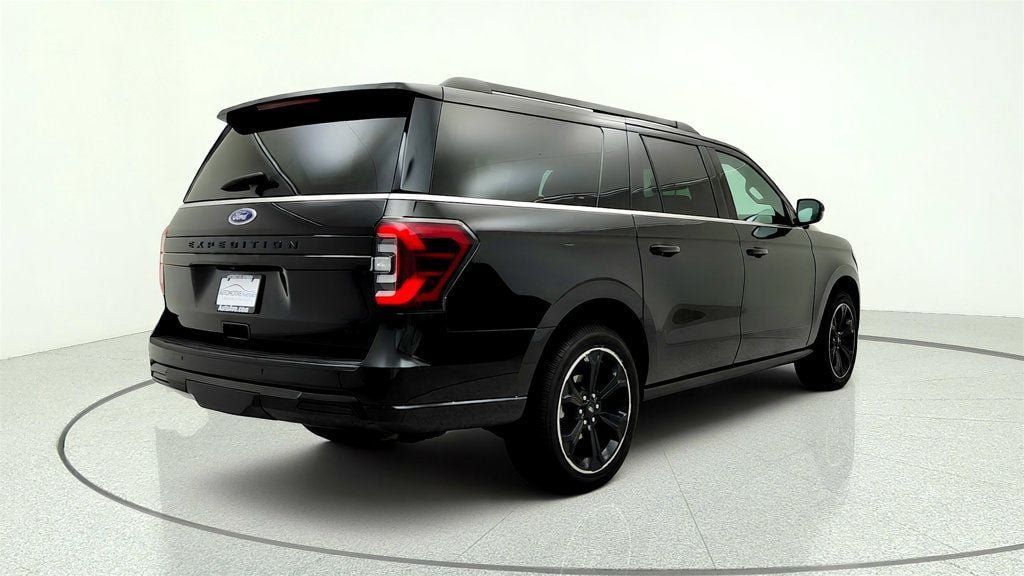 Used 2023 Ford Expedition Max Limited AWD/4WD image 5