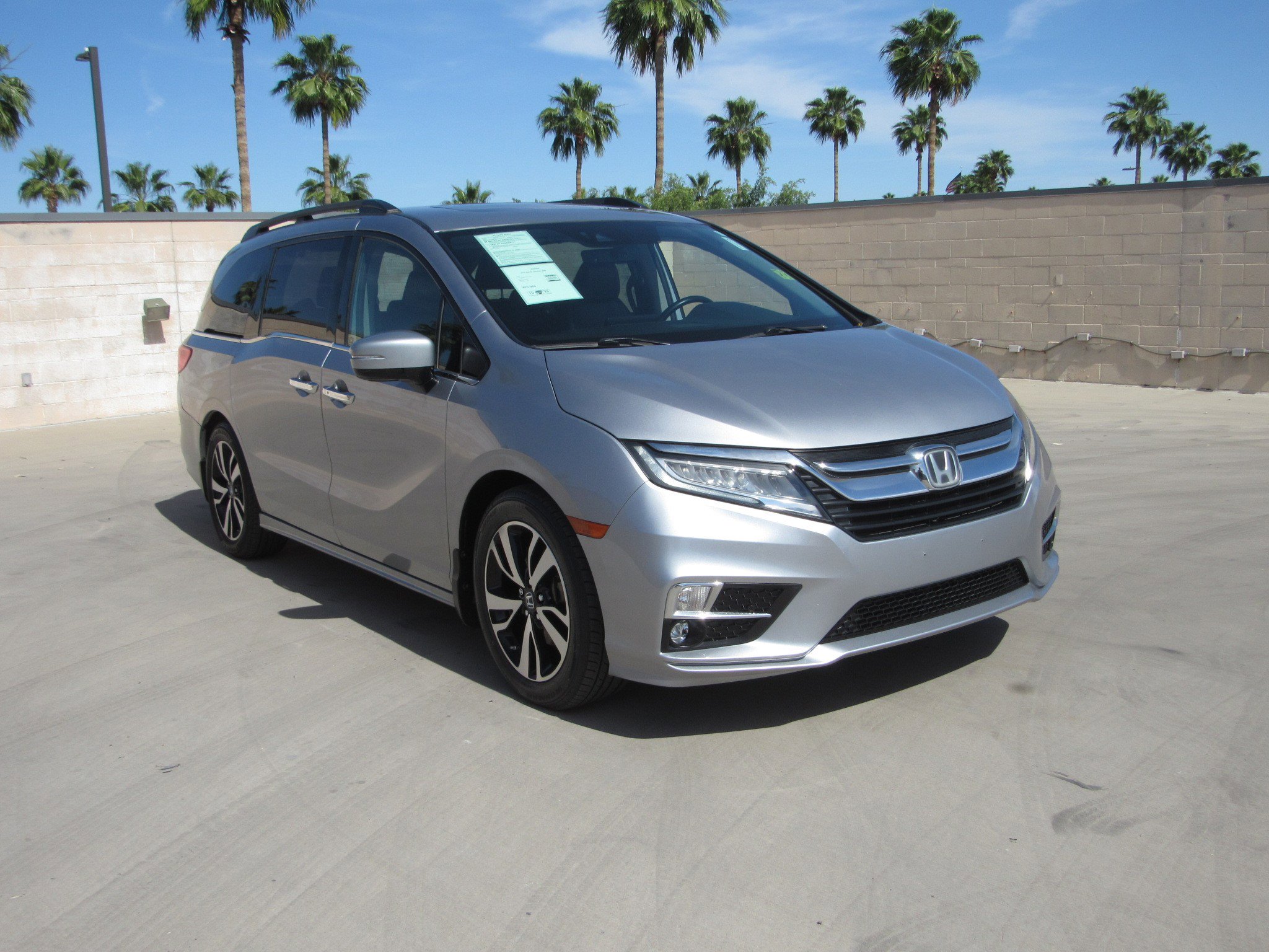 Certified 2019 Honda Odyssey Elite image 2
