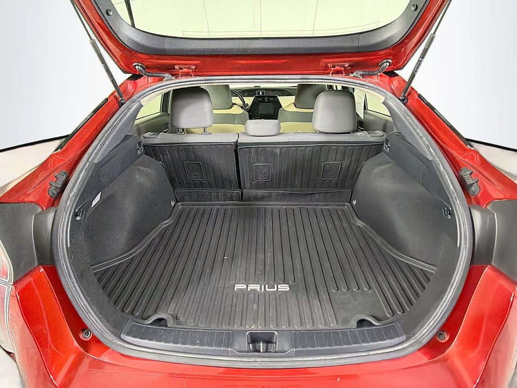 Used 2018 Toyota Prius Three w/ Advanced Technology Package image 27