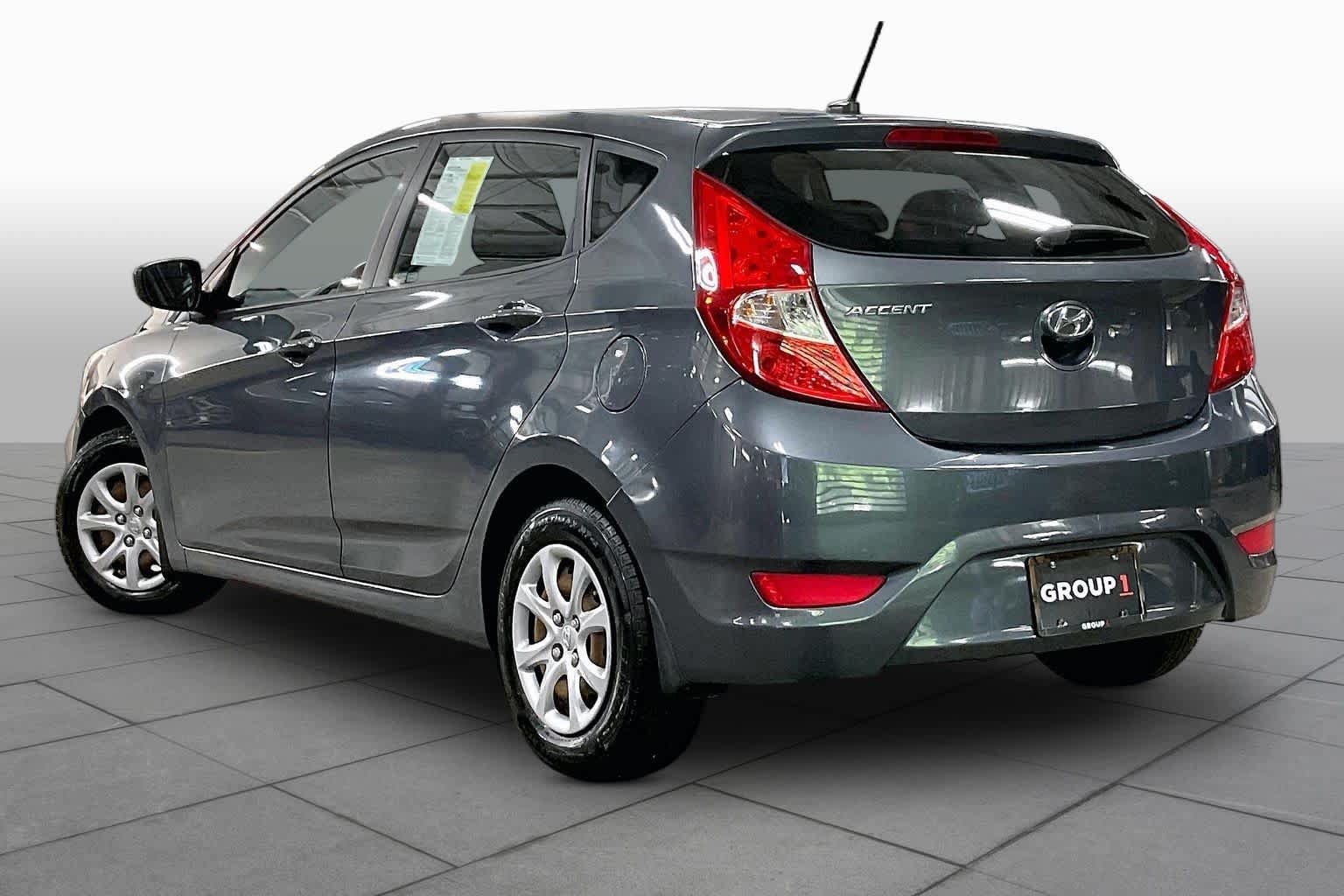 Used 2012 Hyundai Accent GS FWD image 12