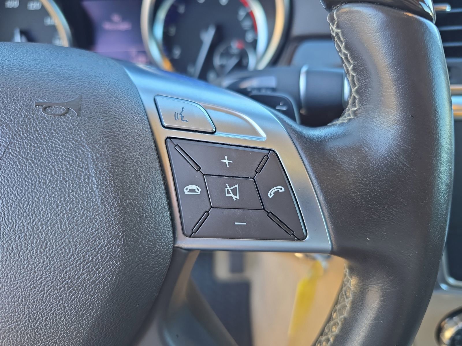 Used 2012 Mercedes-Benz ML 350 4MATIC image 24