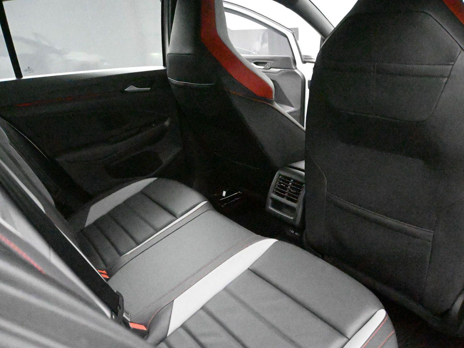 Used 2023 Volkswagen GTI SE FWD image 21