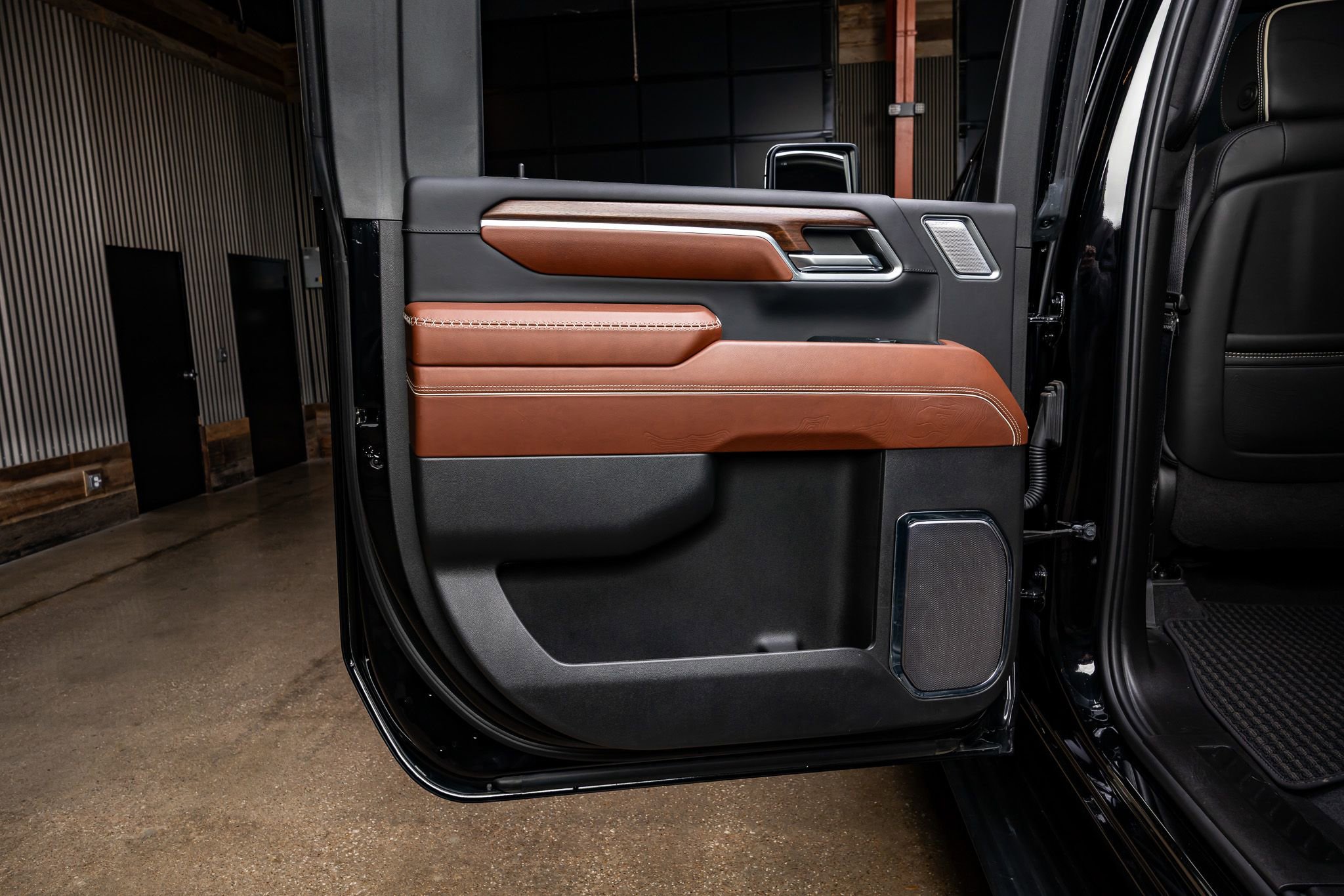 Used 2024 GMC Sierra 3500 Denali Ultimate image 38