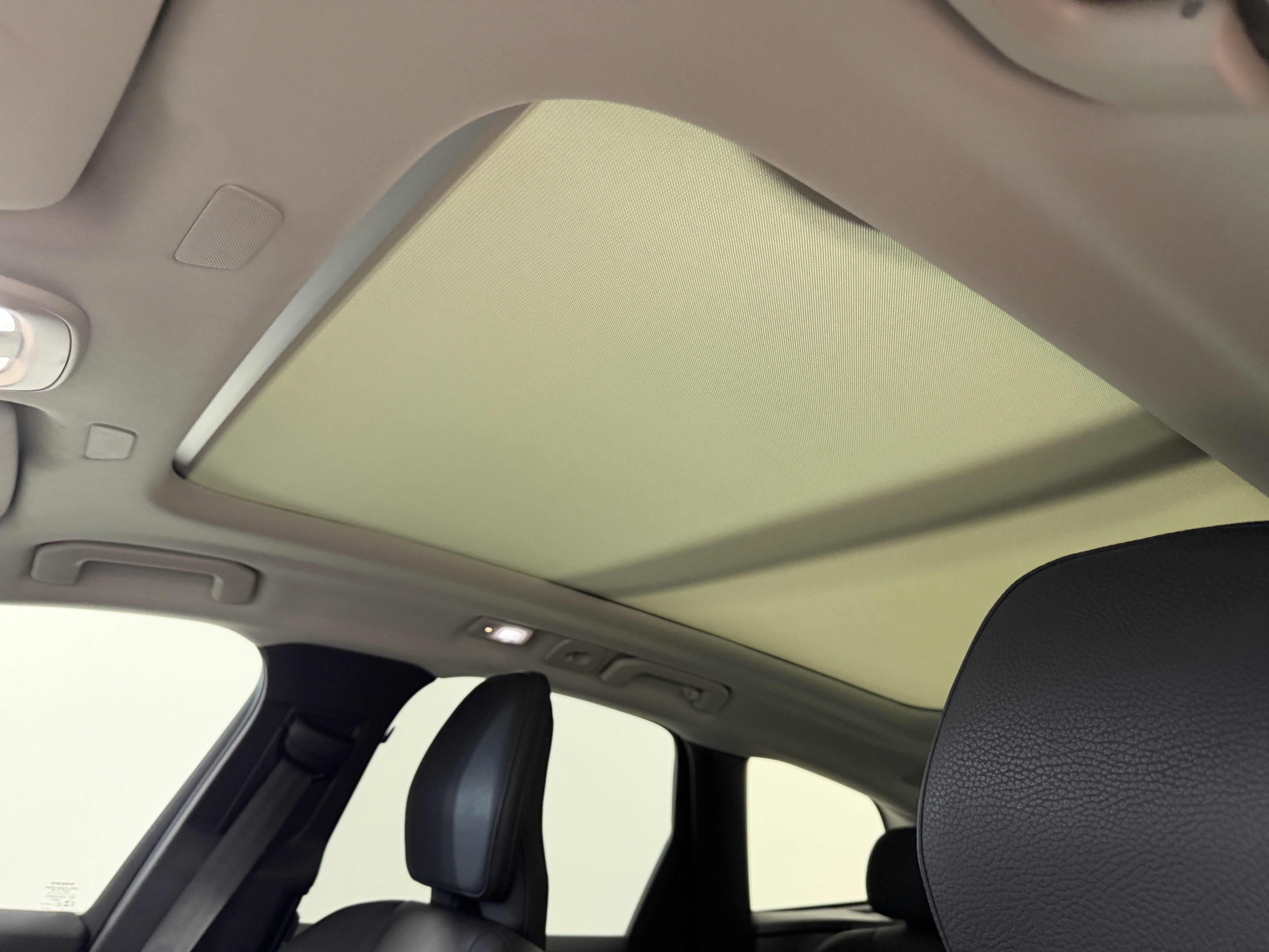 Used 2023 Volvo XC60 B5 Plus w/ Protection Package Premier image 4