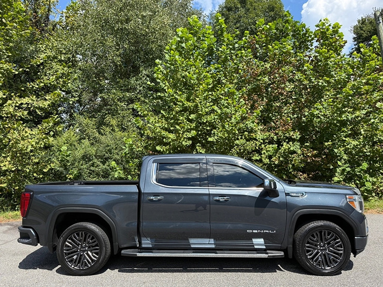 Used 2021 GMC Sierra 1500 Denali w/ Driver Alert Package II AWD/4WD image 5