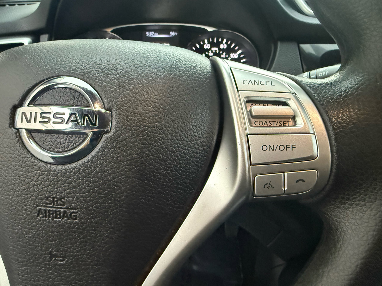 Used 2016 Nissan Rogue SV image 28