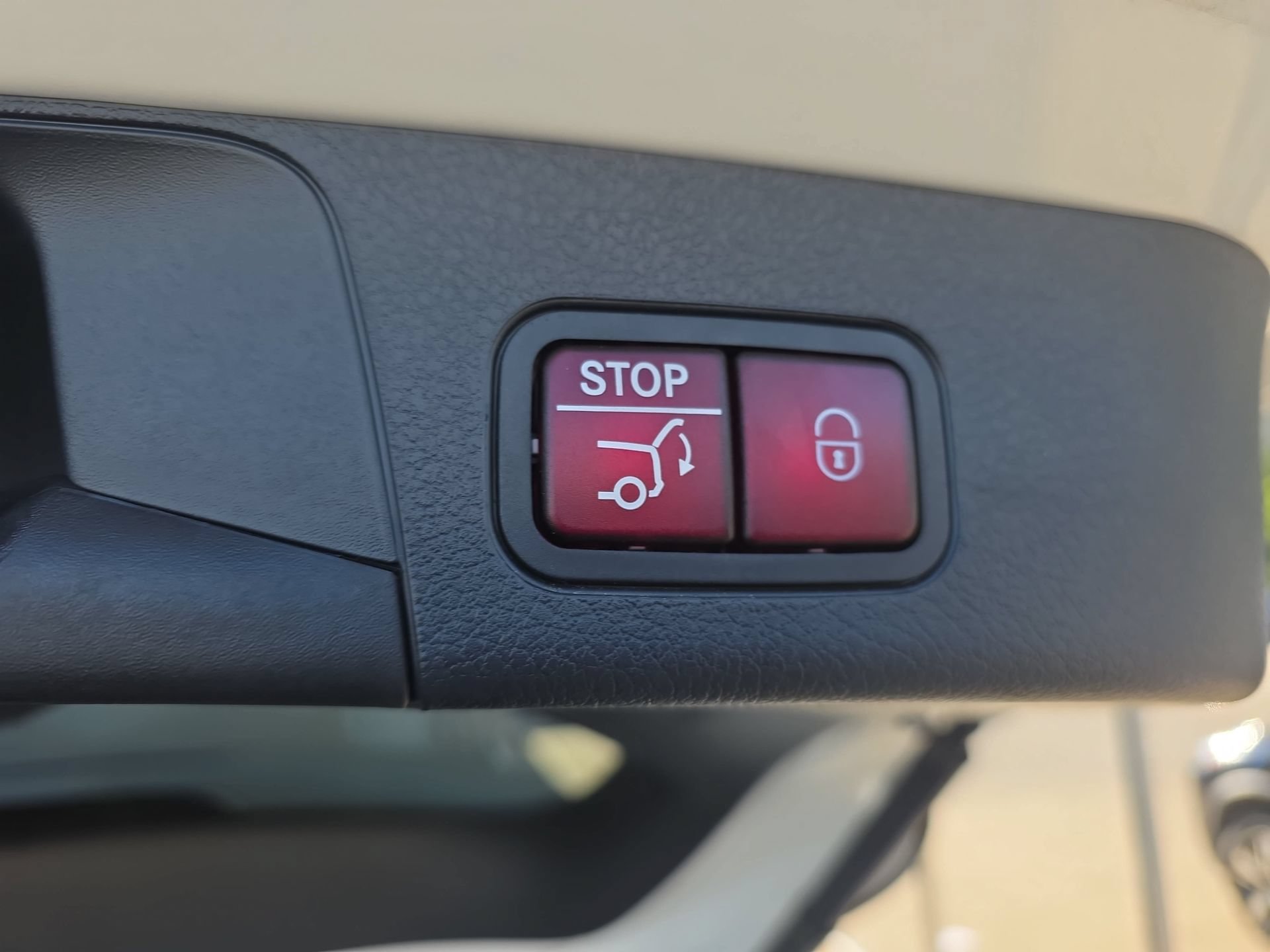 Used 2025 Mercedes-Benz GLB 250 image 13