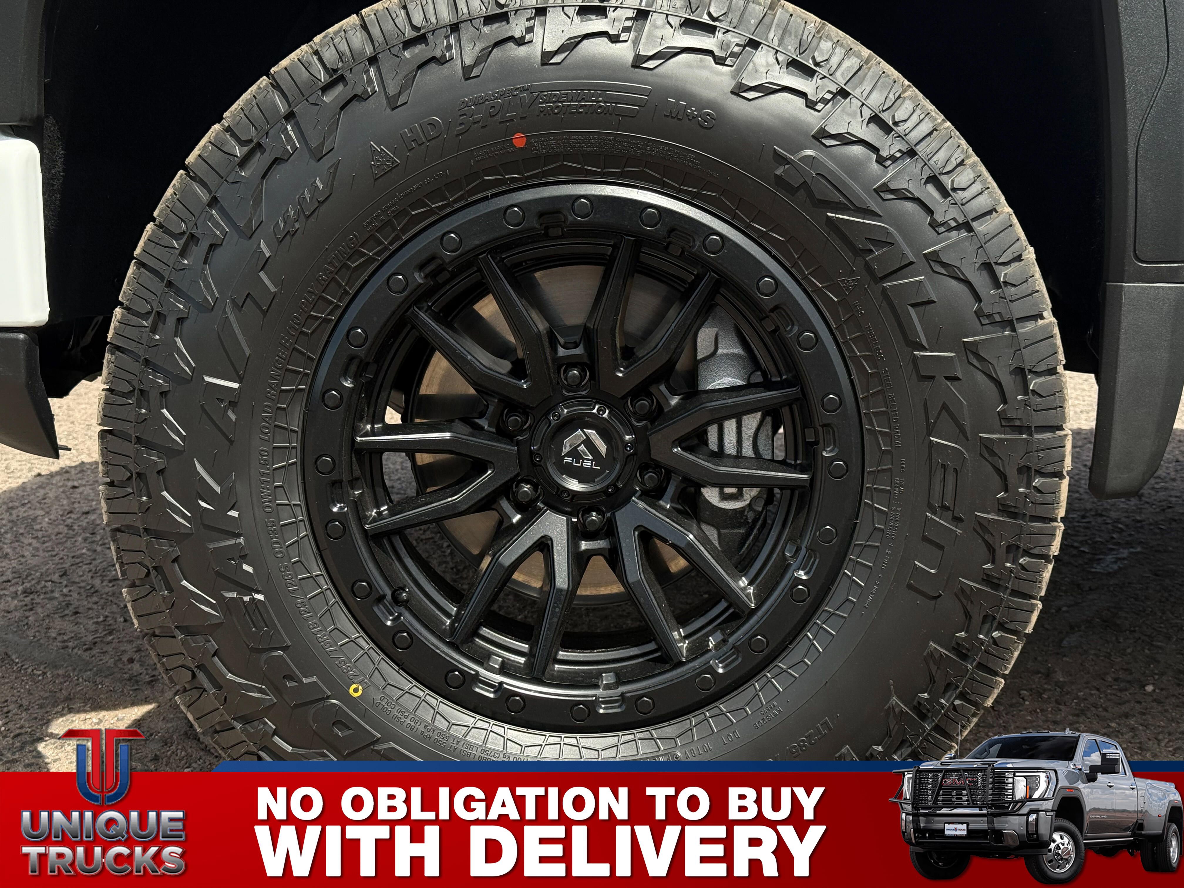 Used 2025 GMC Sierra 1500 AT4 w/ Technology Package AWD/4WD image 12