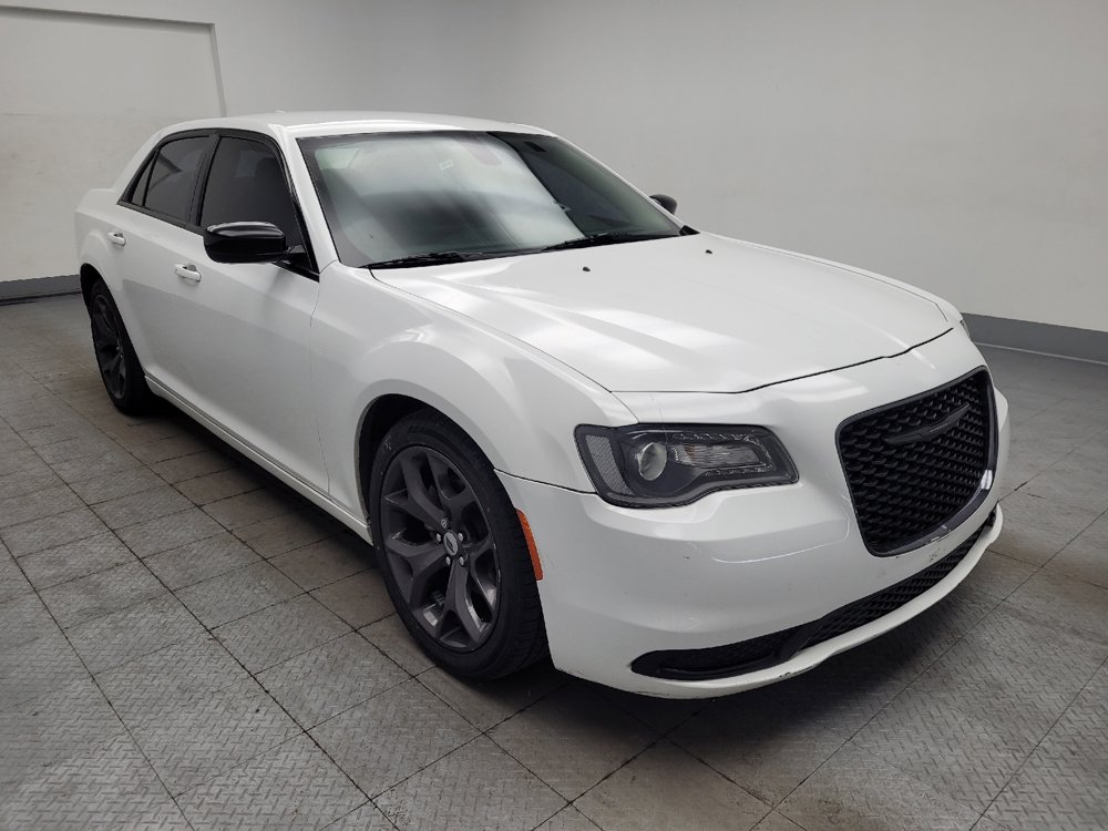 Used 2021 Chrysler 300 Touring w/ Sport Appearance Package RWD image 13