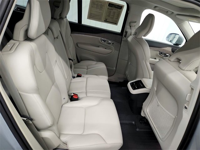 Used 2024 Volvo XC90 B5 Plus image 41
