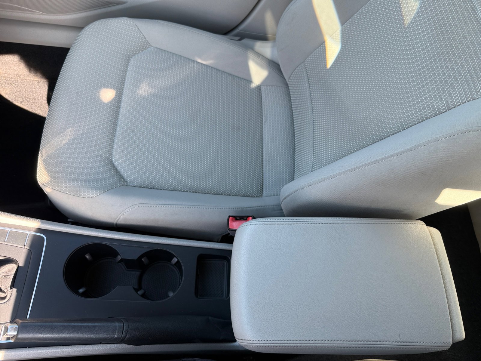 Used 2016 Volkswagen Passat 1.8T S image 14