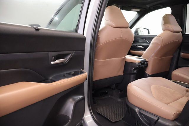 Certified 2025 Toyota Grand Highlander AWD Hybrid image 28