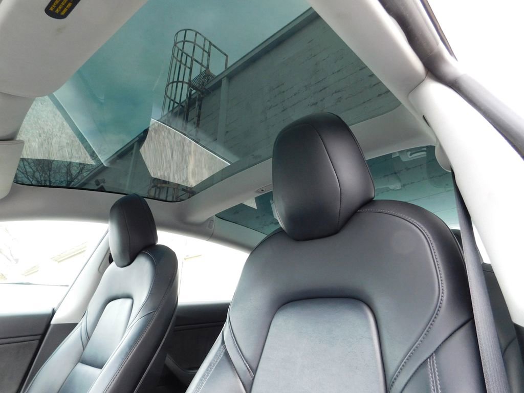 Used 2018 Tesla Model 3 Long Range image 16